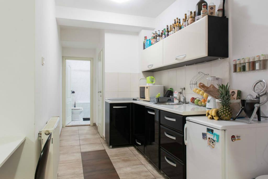 Spacious 1-Bedroom Apartment Újvidék Kültér fotó
